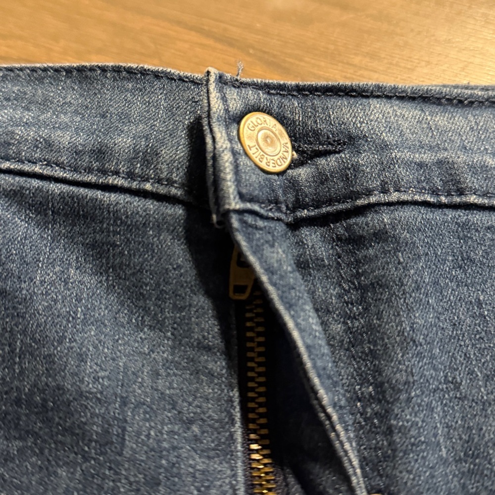 Gloria Vanderbilt Blue Women's Jean Shorts - Picture 4 of 10